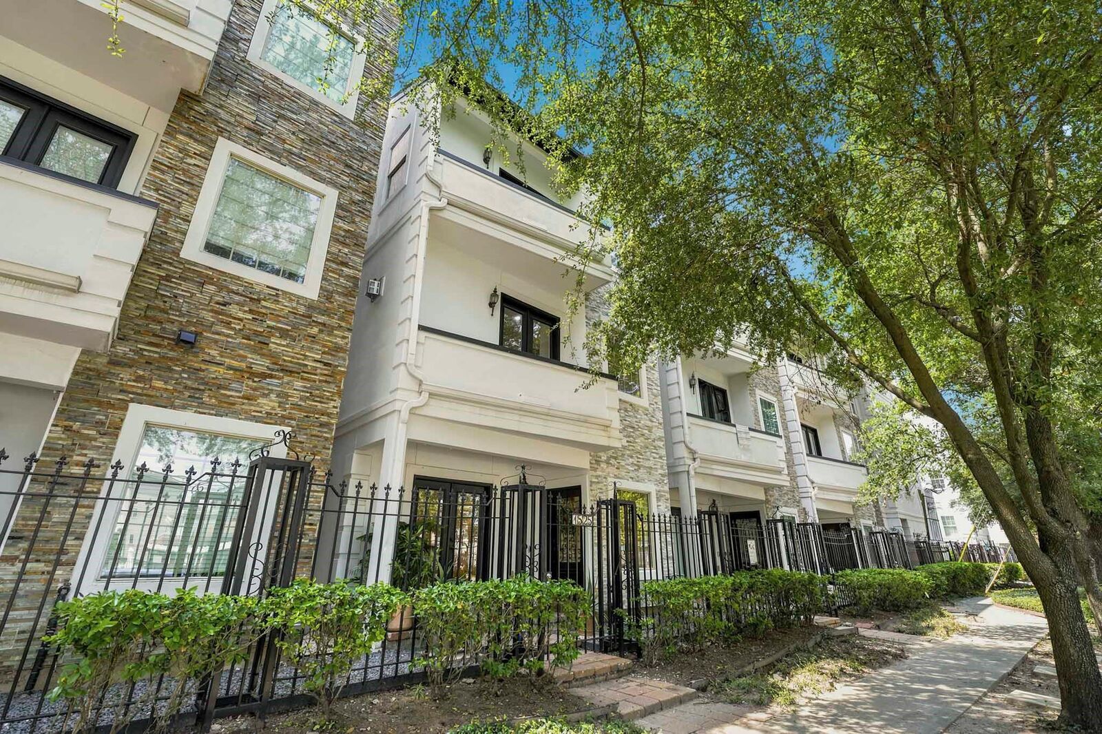 Property Photo:  1525 Rosewood Street  TX 77004 