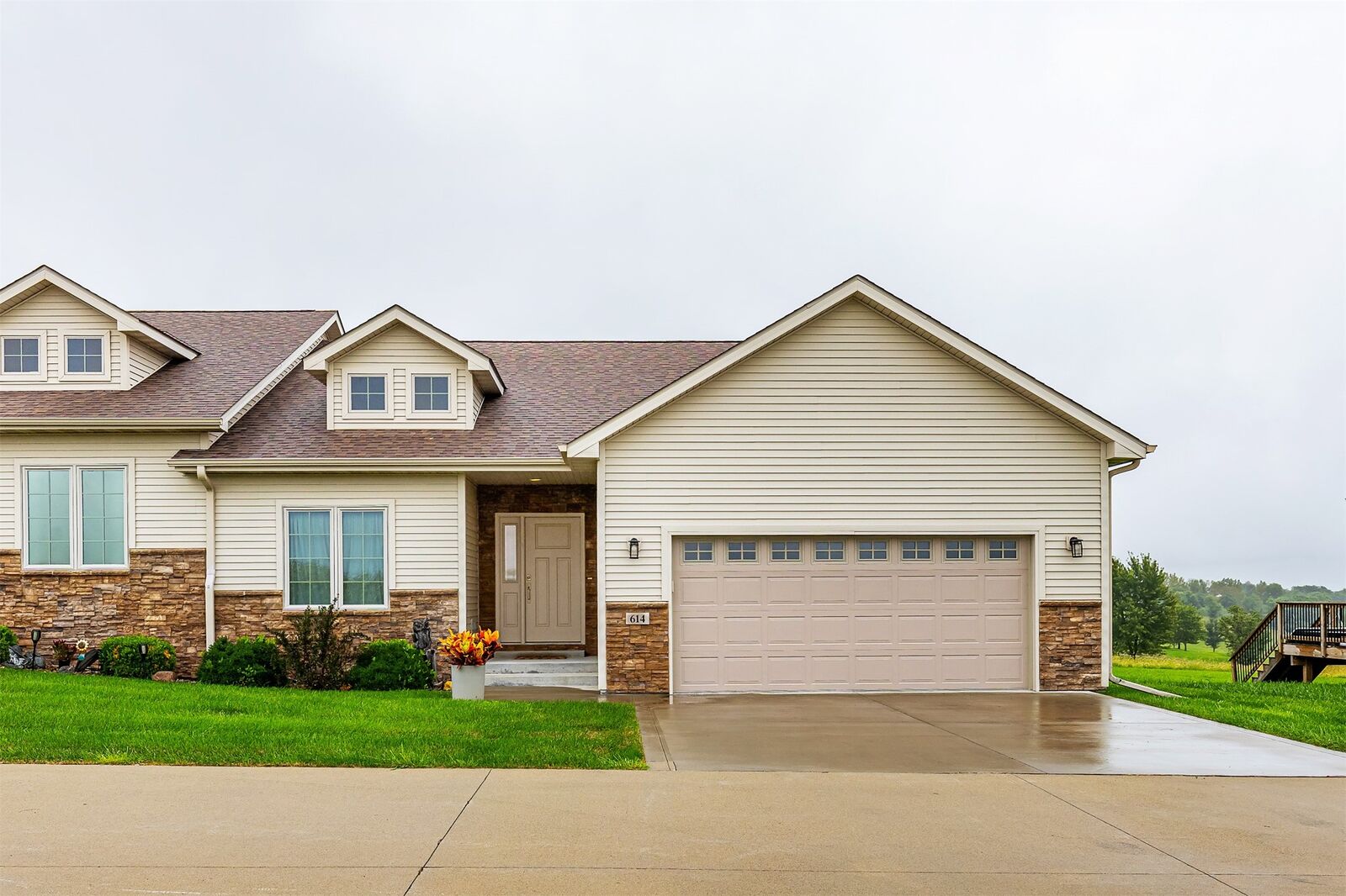 Property Photo:  614 S Y Street  IA 50125 