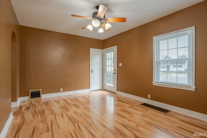 Property Photo: 2120 Washington Avenue IN 47714