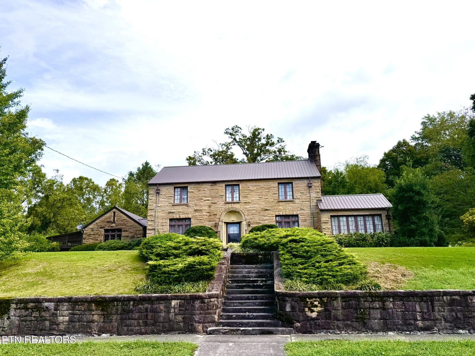 Property Photo:  412 Englewood Rd  KY 40965 