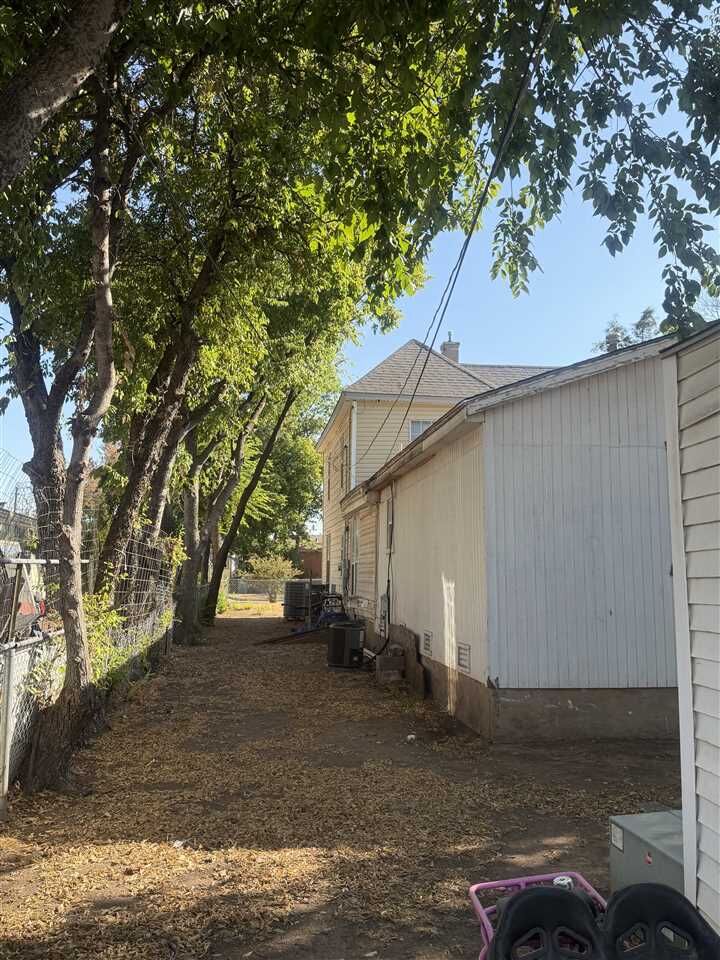 Property Photo: 615 SW Summit Ave OK 73501