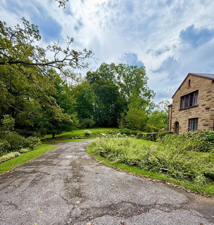 Property Photo: 412 Englewood Road KY 40965