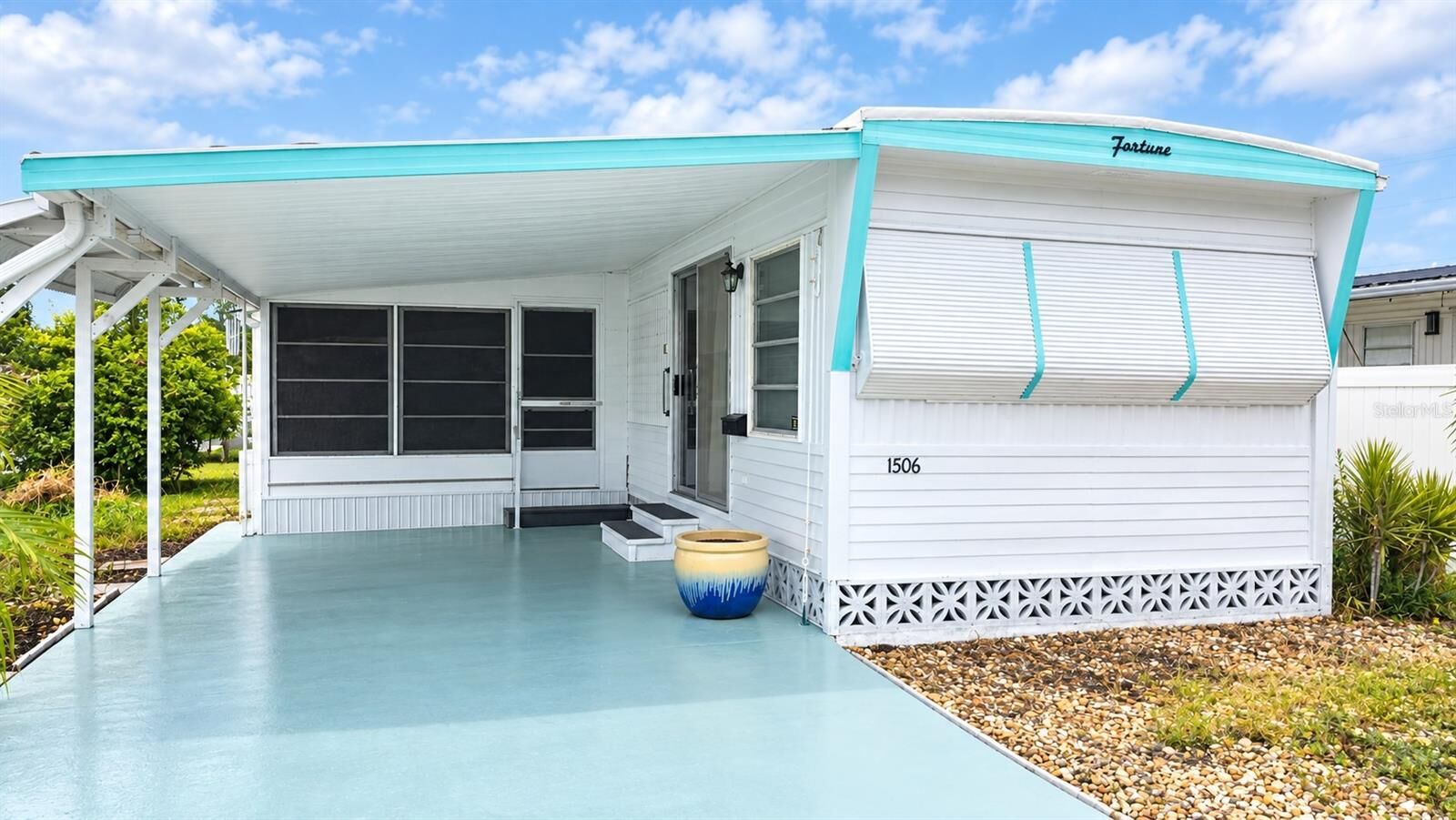 Property Photo: 1506 23rd Avenue W FL 34205