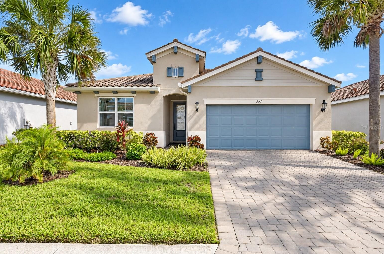 Property Photo: 257 Daylily Boulevard FL 34275