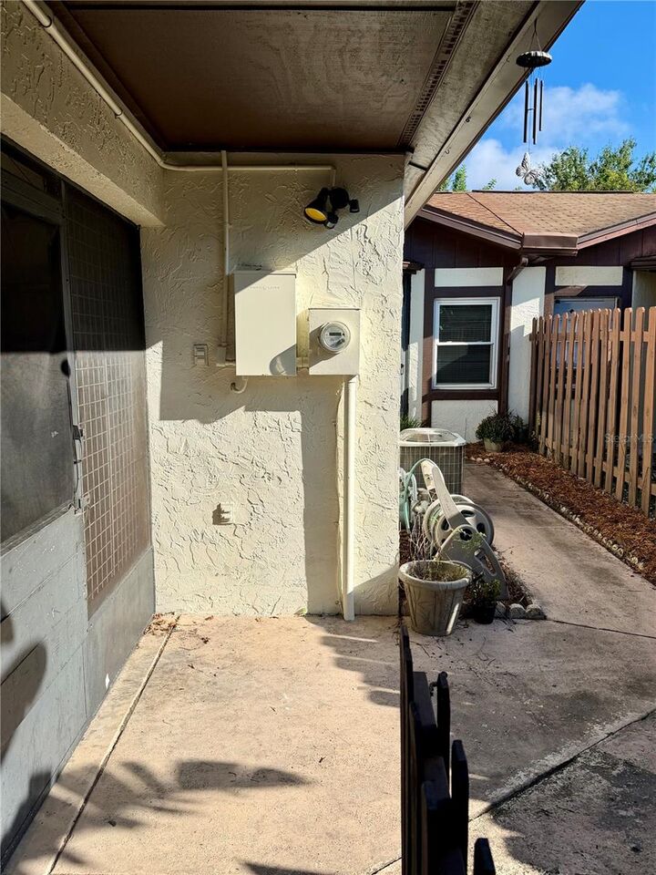 Property Photo: 10023 Brightfield Court FL 32821