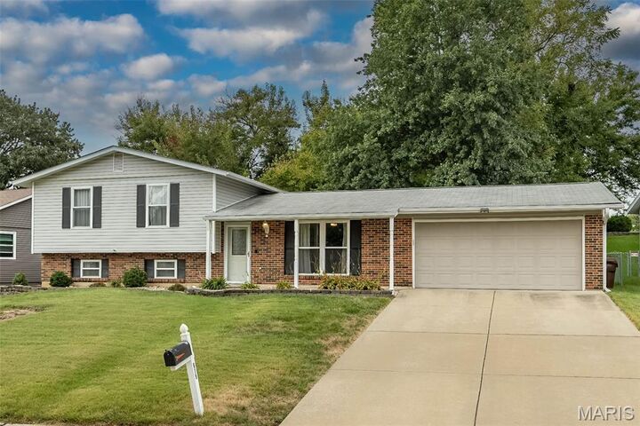 Property Photo:  615 Country Lake Drive  MO 63376 
