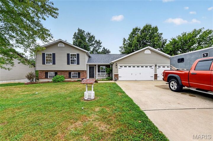 Property Photo: 500 Candlestick Court MO 63383