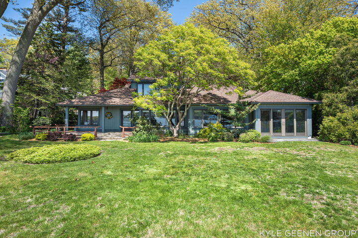 Property Photo: 1140 Marigold Lane MI 49424