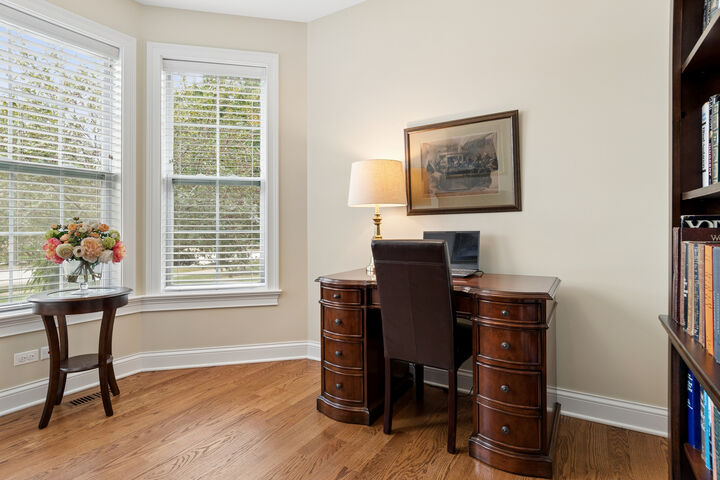 Property Photo:  2737 Nicole Circle  IL 60502 