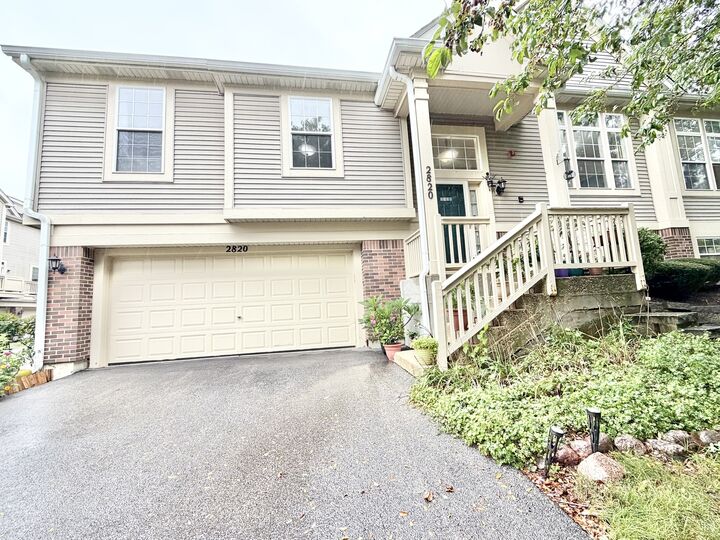 Property Photo: 2820 N Greenwood Avenue IL 60004