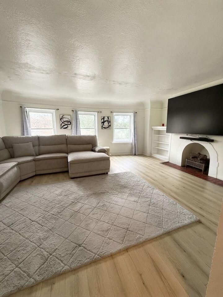 Property Photo:  1133 E 81st Place 3  IL 60619 
