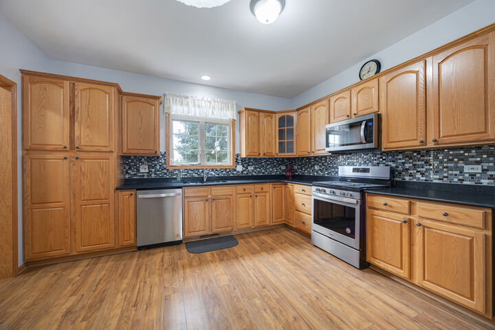 Property Photo:  