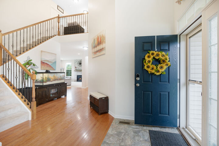 Property Photo:  667 Seneca Street  IL 60073 