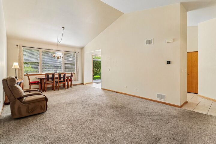 Property Photo:  2276 Ashbrook Lane  IL 60030 