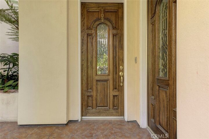 Property Photo:  556 E Palm Avenue 102  CA 91501 