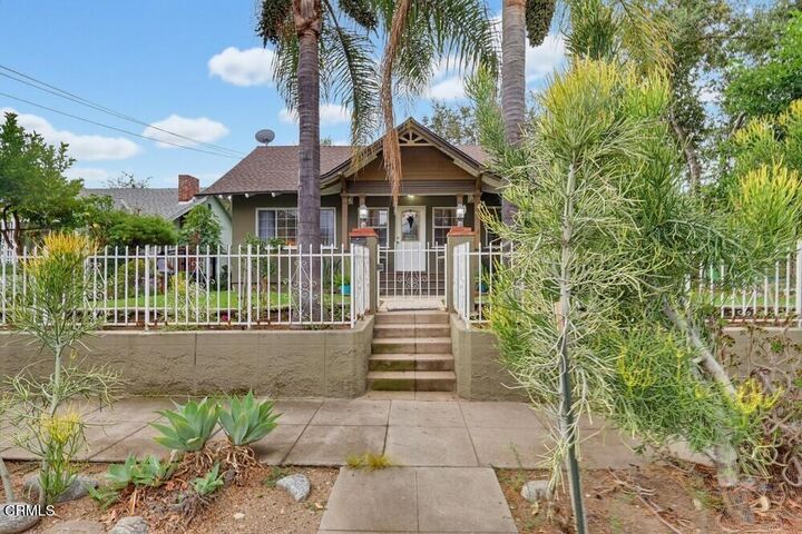 Property Photo:  