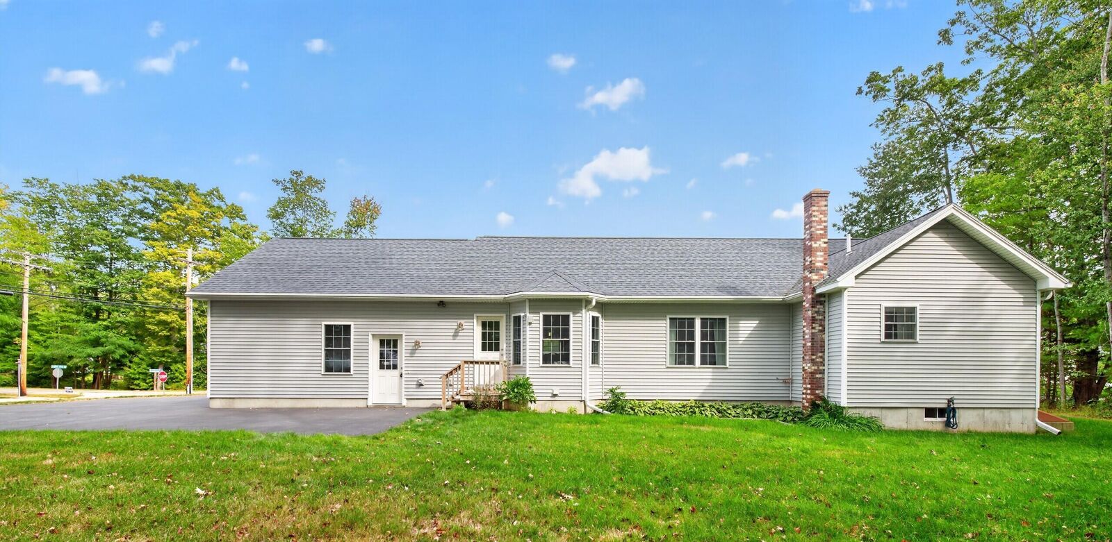 Property Photo:  32 Elmwood Avenue  ME 04074 