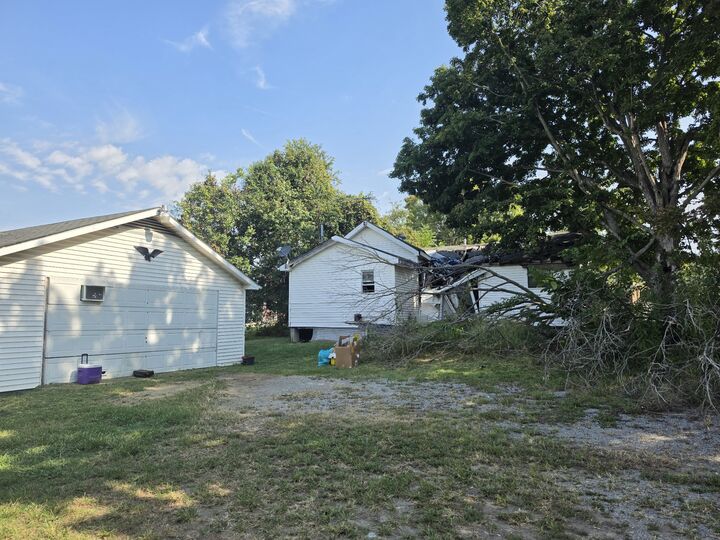 Property Photo:  1205 E Church St  TN 37141 