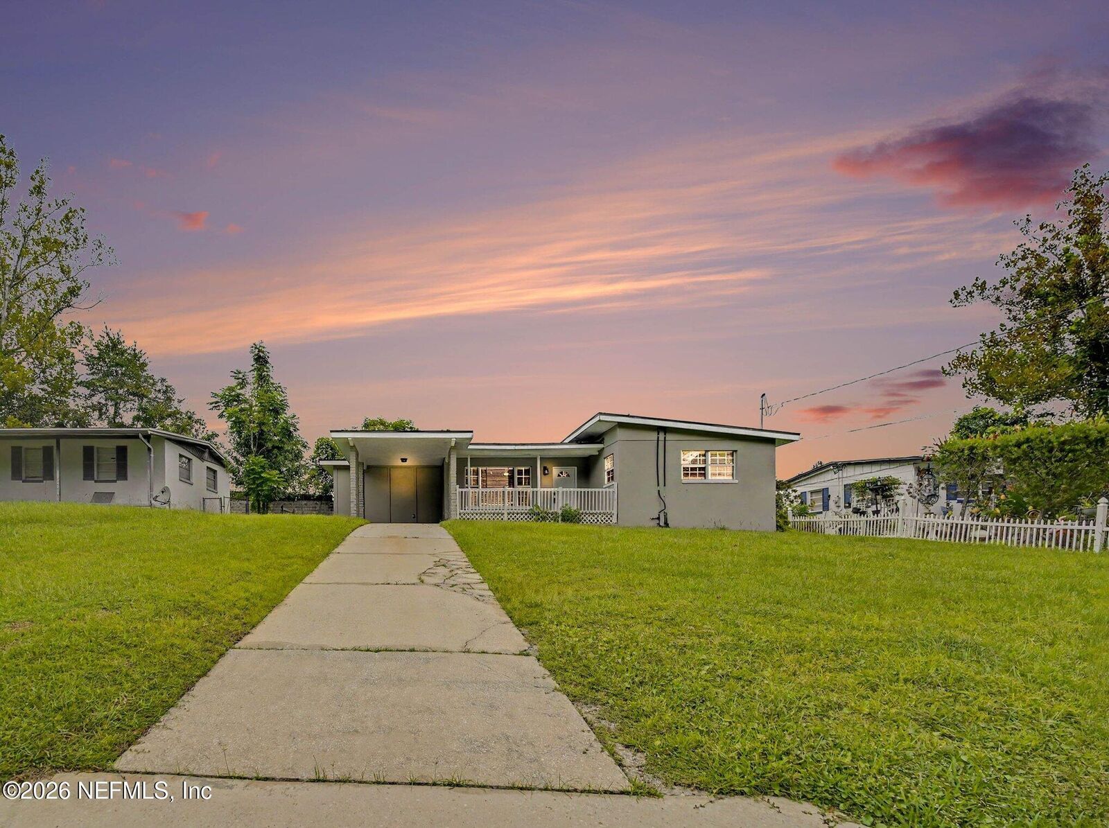 Property Photo:  8061 Delaroche Drive  FL 32210 