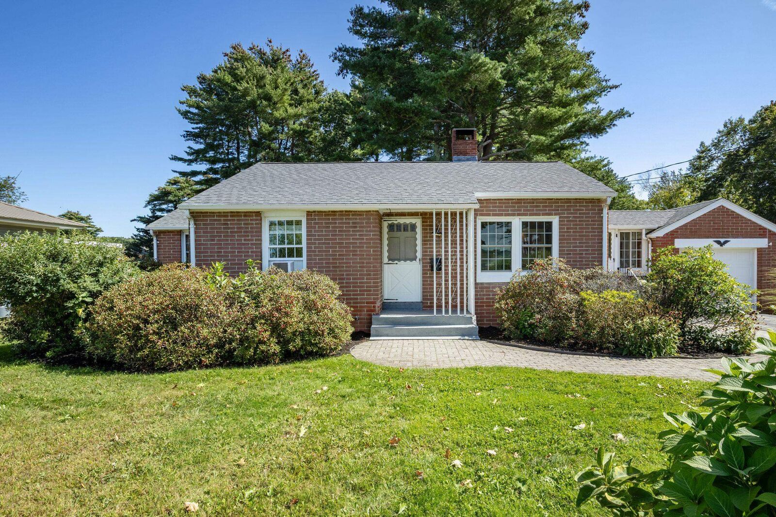 Property Photo: 1935 Lafayette Road NH 03801