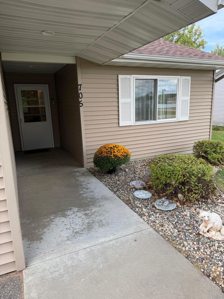 Property Photo: 705 Maple Avenue MN 56470