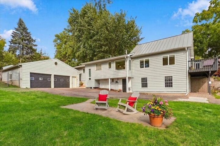 Property Photo: 924 Maple Street W MN 55082