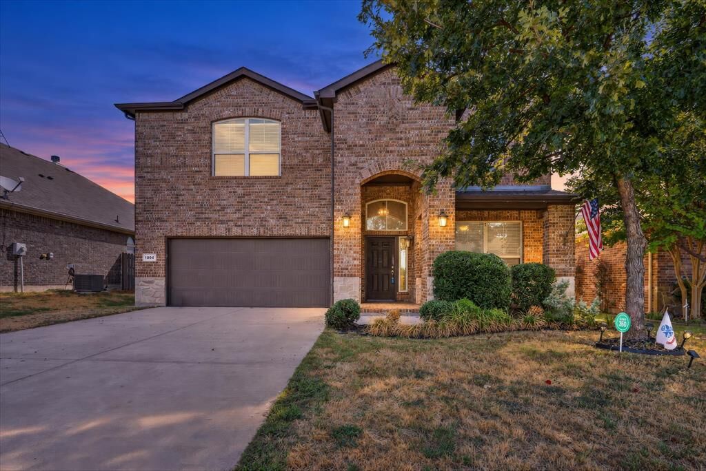 Property Photo: 1004 Katherine Road TX 76087