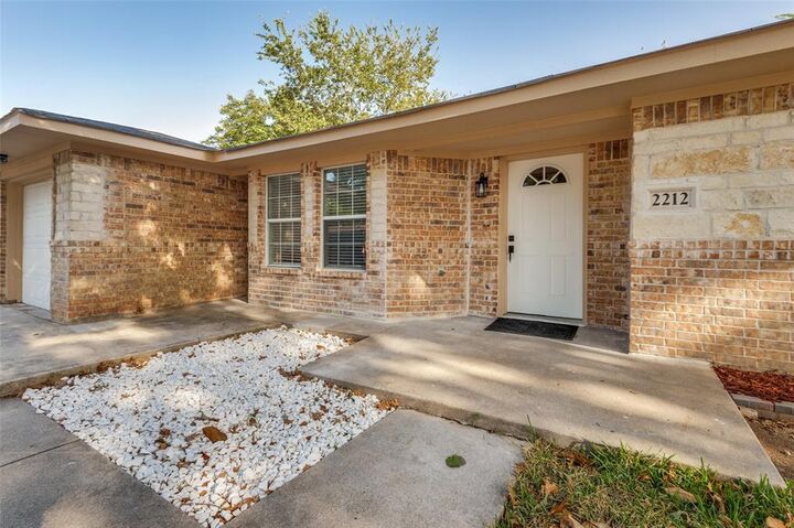 Property Photo:  2212 Piedmont Street  TX 75061 