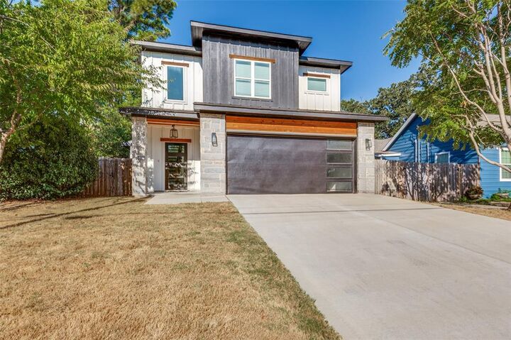 Property Photo: 1315 Oak Knoll Drive TX 76117