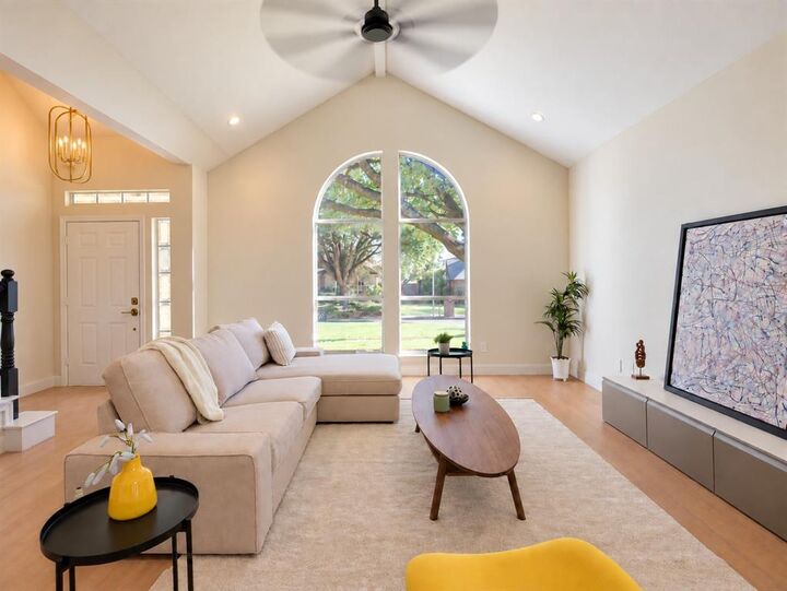 Property Photo: 1220 Hyde Park Drive TX 75069