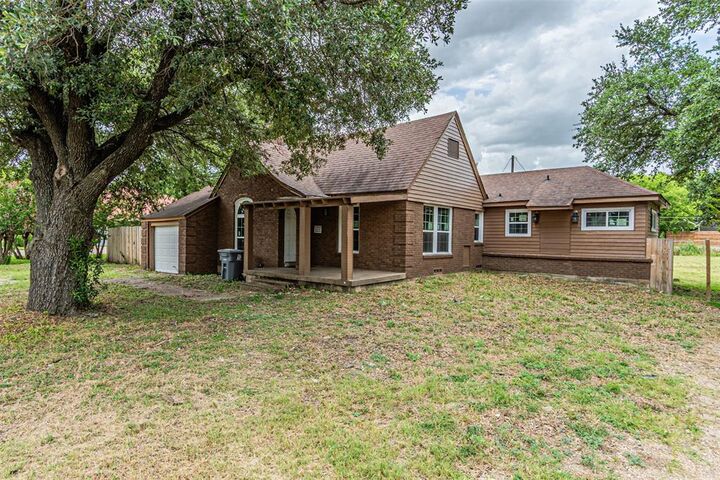 Property Photo: 3116 Cypress Avenue TX 75227