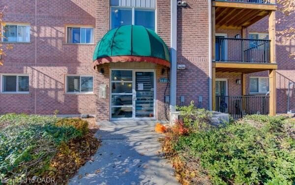 Property Photo:  3085 Kingsway Drive 27  ON N2C 2P1 