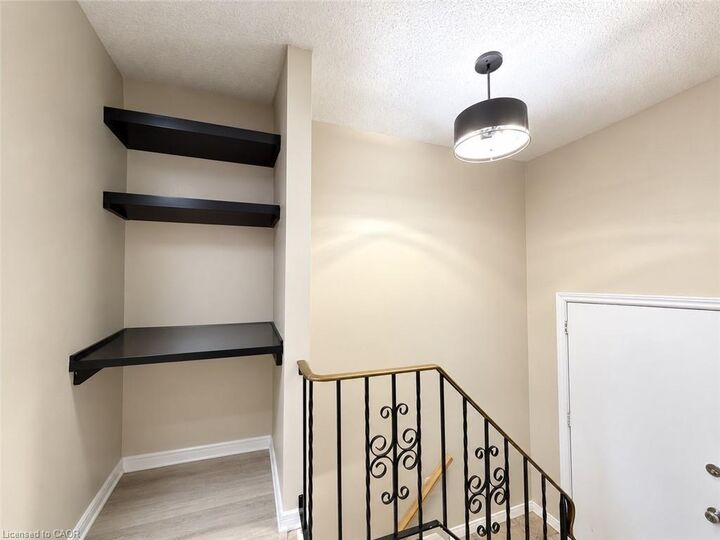 Property Photo: 66 Summercrest Drive 18 ON L8K 6G6
