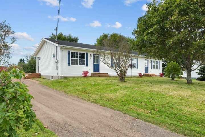 Property Photo: 16 Kingston Road PE C0A 1H8