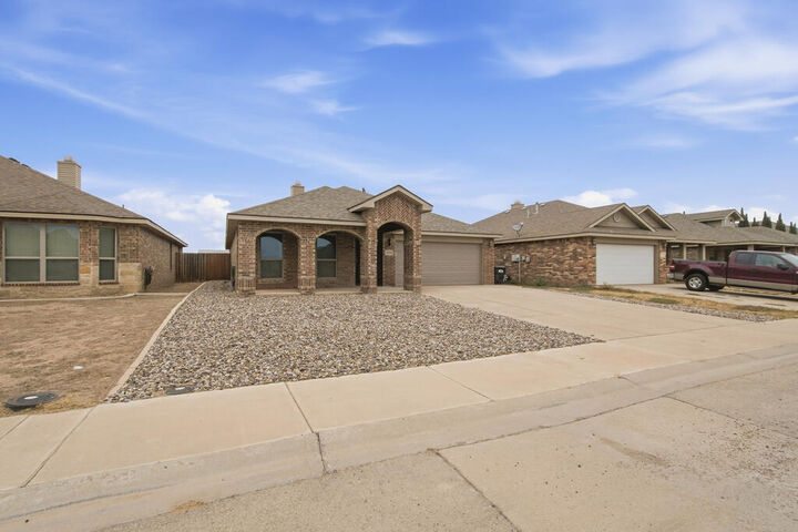 Property Photo: 6106 Spahn St TX 79706