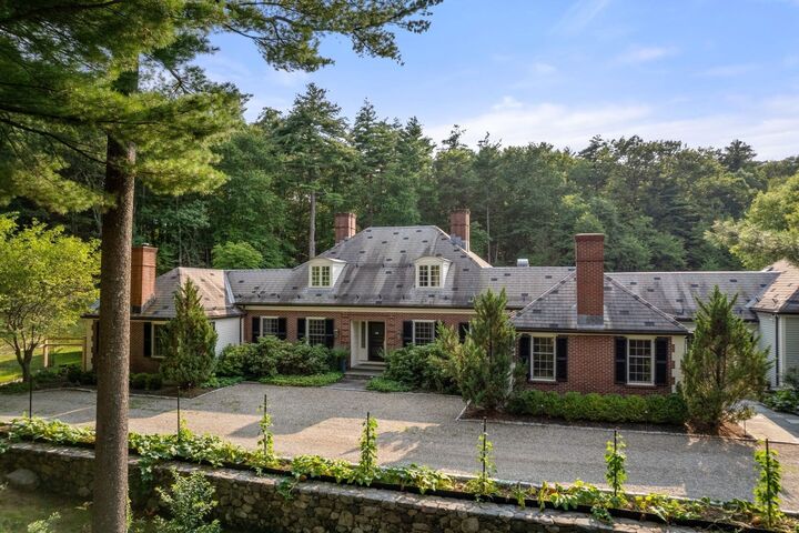 Property Photo:  150 Pond Road  MA 02482 