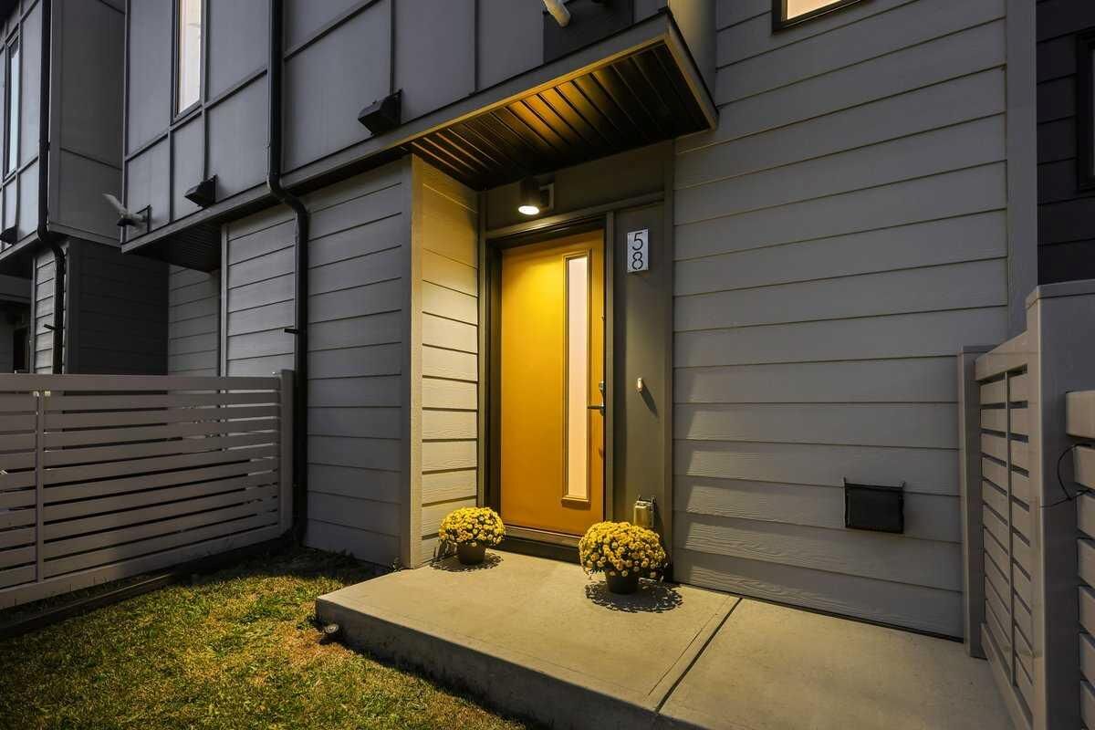 Property Photo:  58 Evanscrest Court NW  AB T3P 0P1 