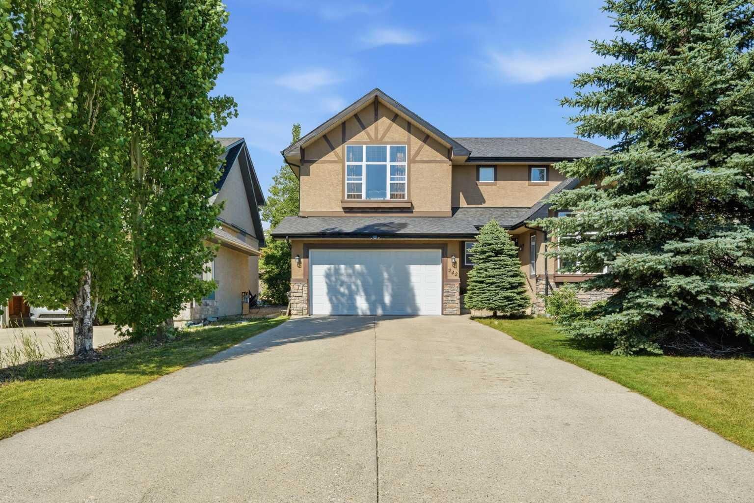 Property Photo:  242 Tusslewood Grove NW  AB T3L 2Y4 