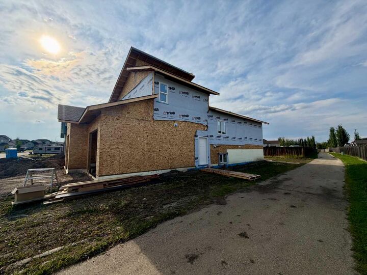 Property Photo:  9212 95 Avenue  AB T0H 3S0 