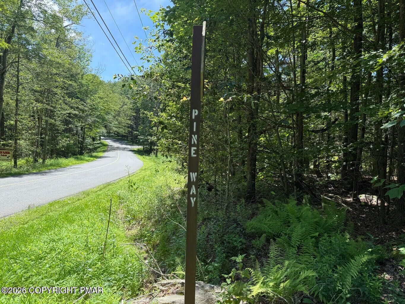 Property Photo:  10 Pine Way  PA 18463 
