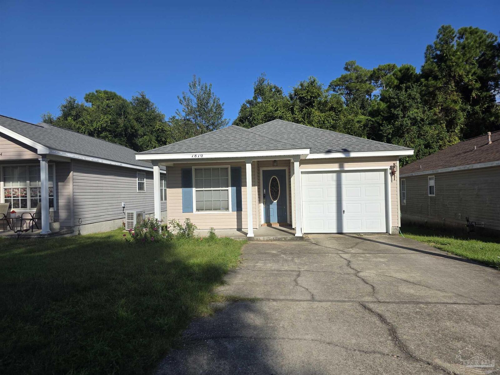 Property Photo:  7870 Heirloom Dr  FL 32514 