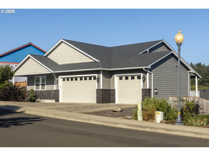 Property Photo:  5294 NE Voyage Ave  OR 97367 