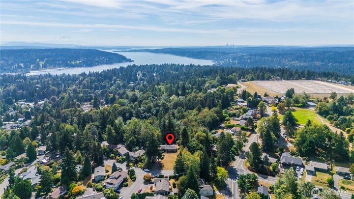 Property Photo: 4711 NE 201st Place WA 98155