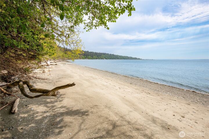 Property Photo: 4070 S Smugglers Cove Road WA 98253