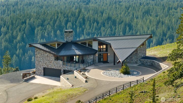 Property Photo: 3653 Hart Road WA 98922