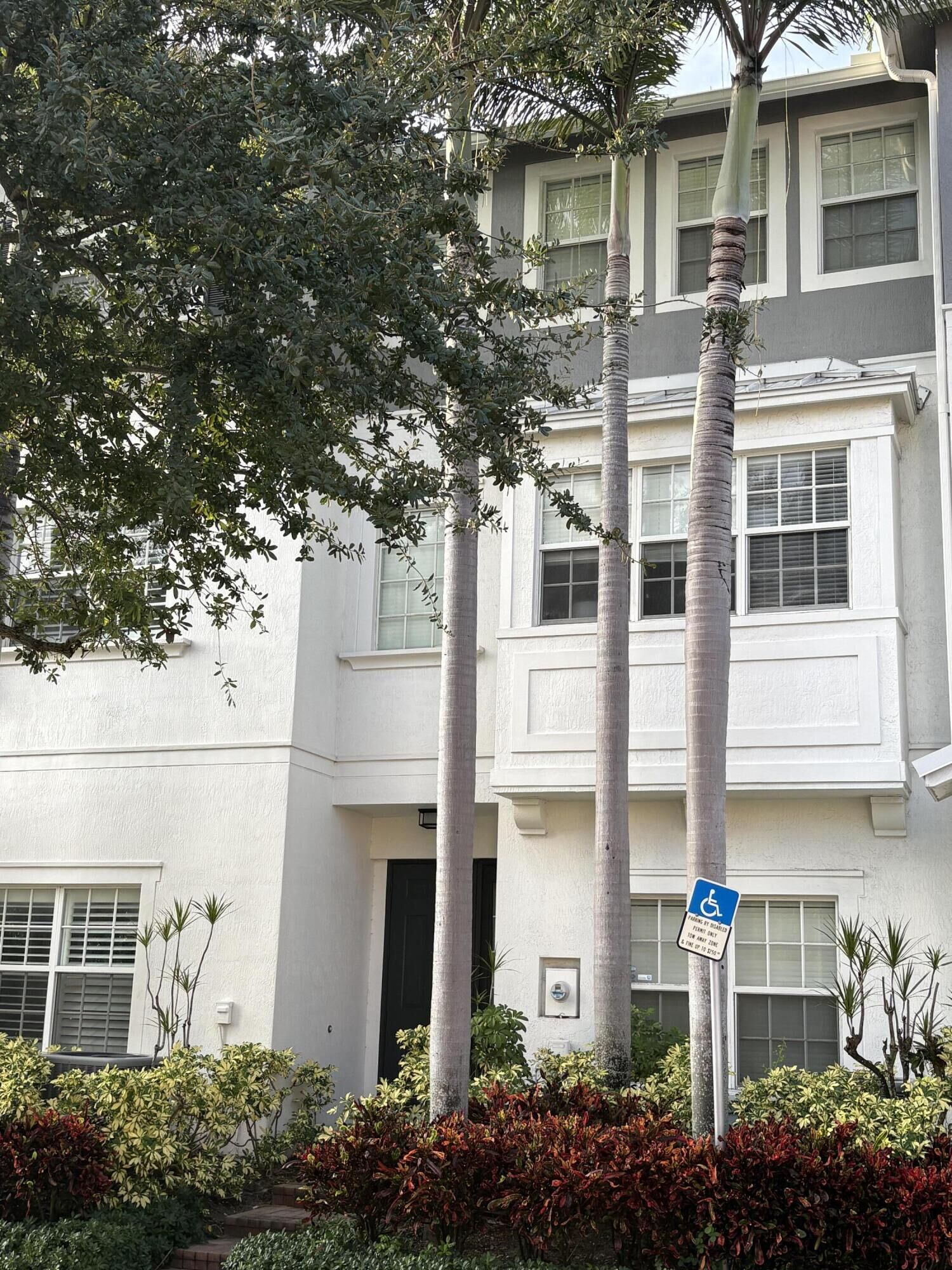 Property Photo:  290 NE 5th Avenue 4  FL 33483 