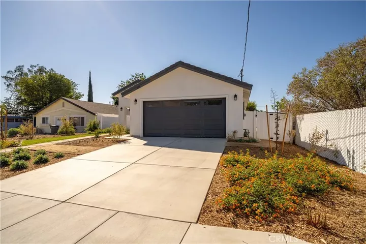 Property Photo: 336 E Mead CA 92583