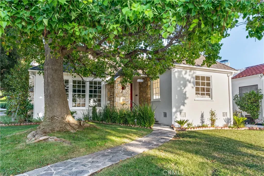 Property Photo: 1152 N Cedar Street CA 91207