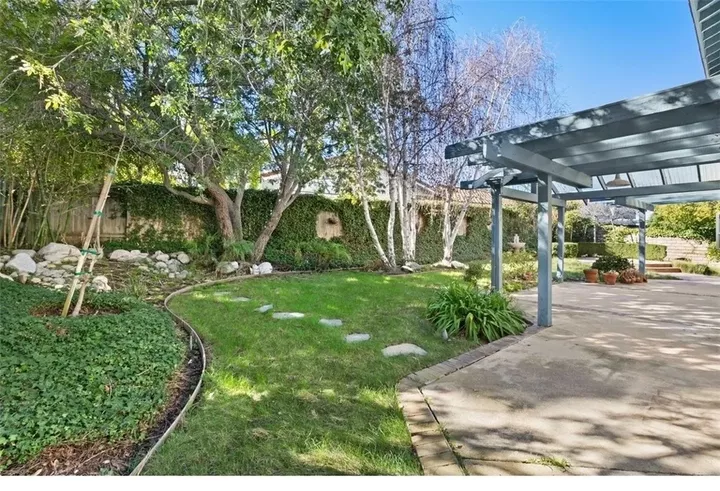 Property Photo:  289 Eagle Ridge  CA 91320 