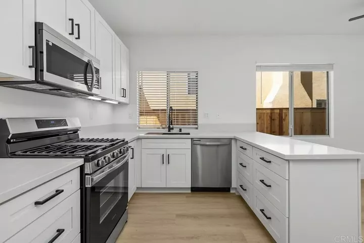 Property Photo:  1296 Avenida Fragata  CA 92069 